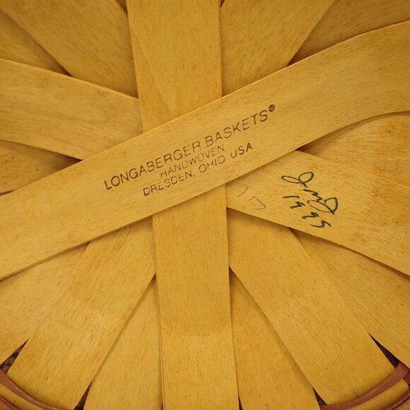 Vintage Longaberger basket - Picture 3 of 5